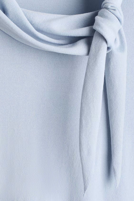 Свитер с воротником-хомутом