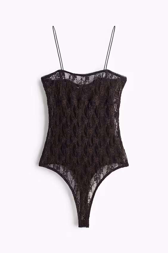 Трусы-стринги из кружева