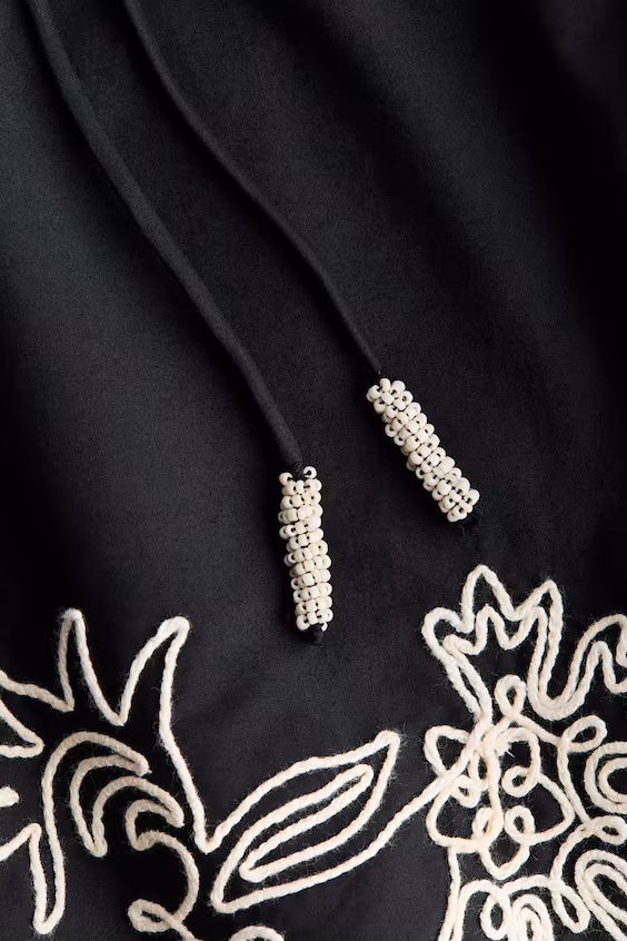 Топ с запахом на шее из хлопка с вышивкой