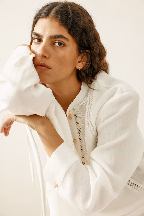 Блуза с вставками кружева