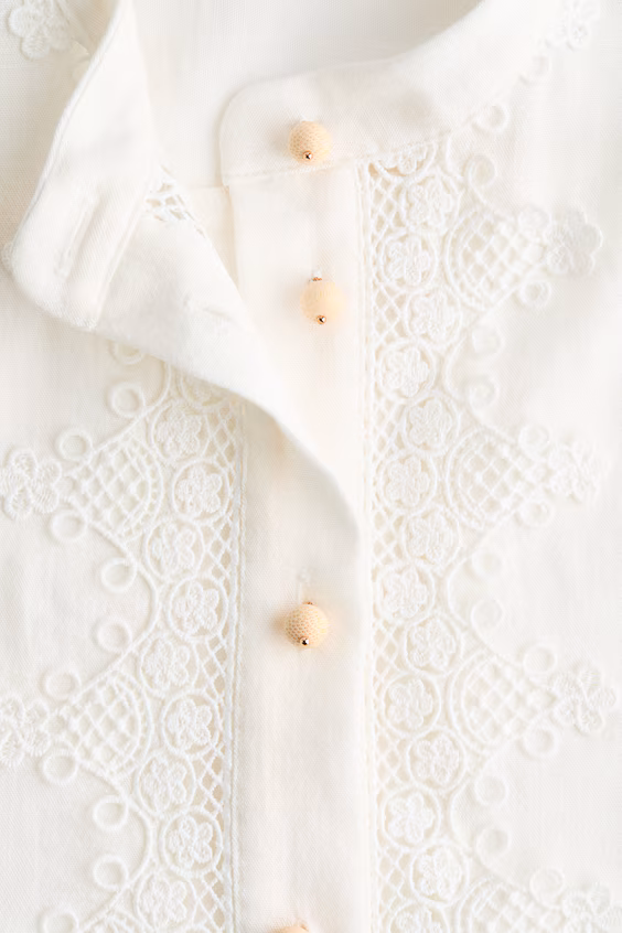 Блуза с вставками кружева