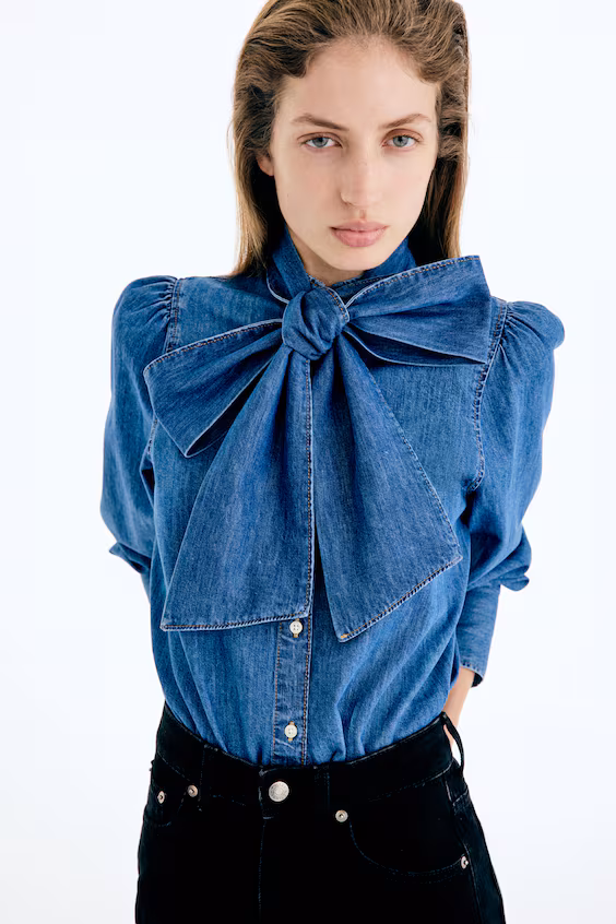 Блуза из джинсы с деталью в виде шарфа