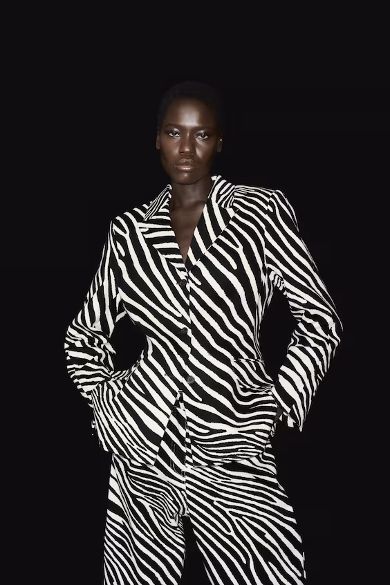 Пиджак с простой застежкой из саржи