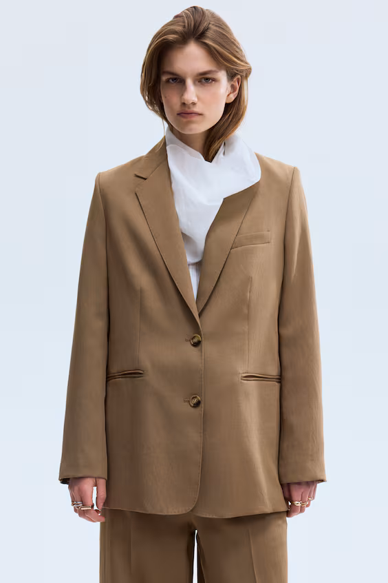 Пиджак с одним заклепкой