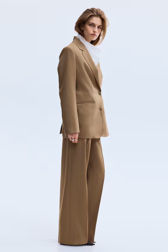 Пиджак с одним заклепкой