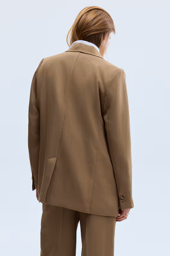 Пиджак с одним заклепкой