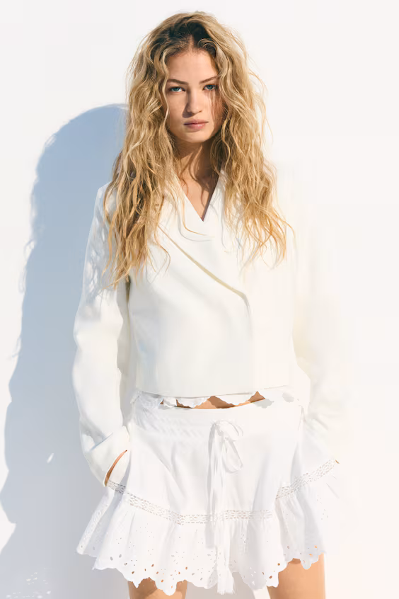 Короткий льняной пиджак