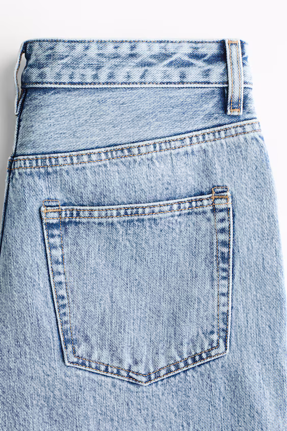 Джинсы с прямыми штанинами