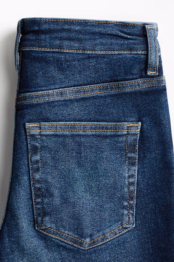 Джинсы узкие с высокой талией и укороченные