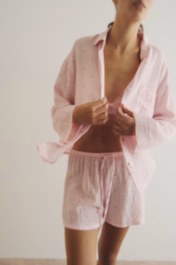 Пижама из рубашки и шорты