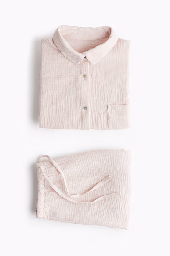 Пижама из рубашки и шорты