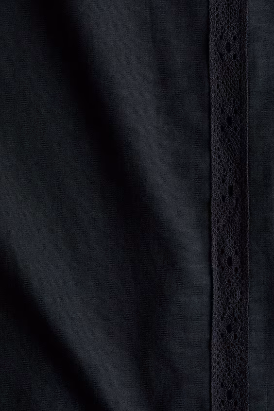 Брюки с завязкой и кружевом