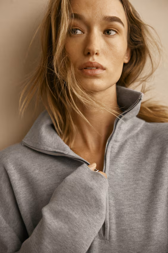 Оверсайз свитер с молнией