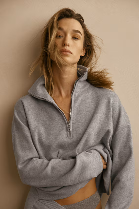 Оверсайз свитер с молнией