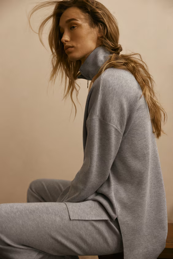 Оверсайз свитер с молнией