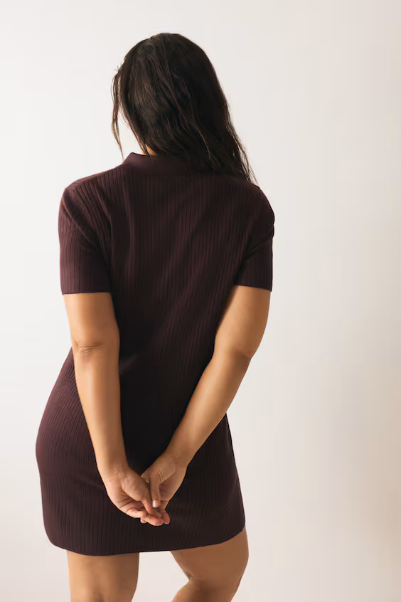 Платье из рубчатой ткани с воротником