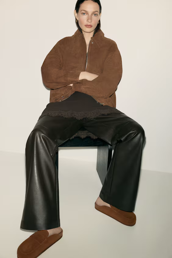 Туфли-лоферы без каблука из кожи