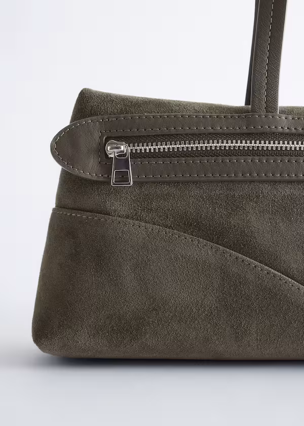 Тонкий плечевой кошелек из кожи