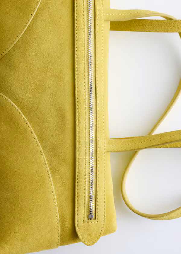 Тонкий плечевой кошелек из кожи