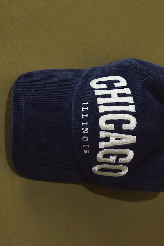 Бейсболка из бархатистой ткани