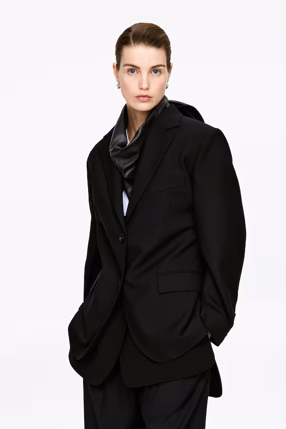 Треугольный шарф из кожи