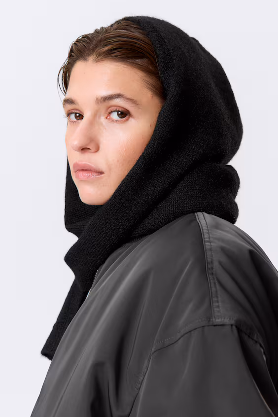 Шарф-капюшон из трикотажа