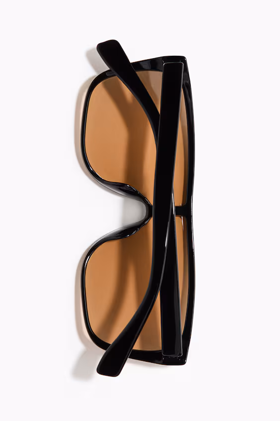 Солнцезащитные очки квадратной формы