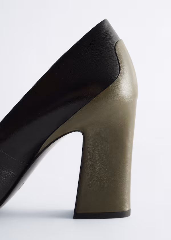 Туфли на высоком каблуке из кожи с цветовыми блоками