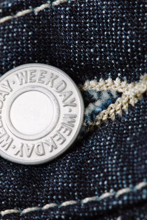 Джинсы широкие из темного денима с пониженной посадкой ample