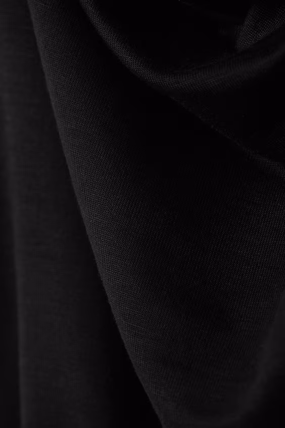 Топ на шее с драпировкой