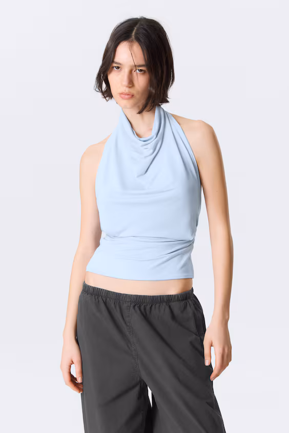 Топ на шее с драпировкой