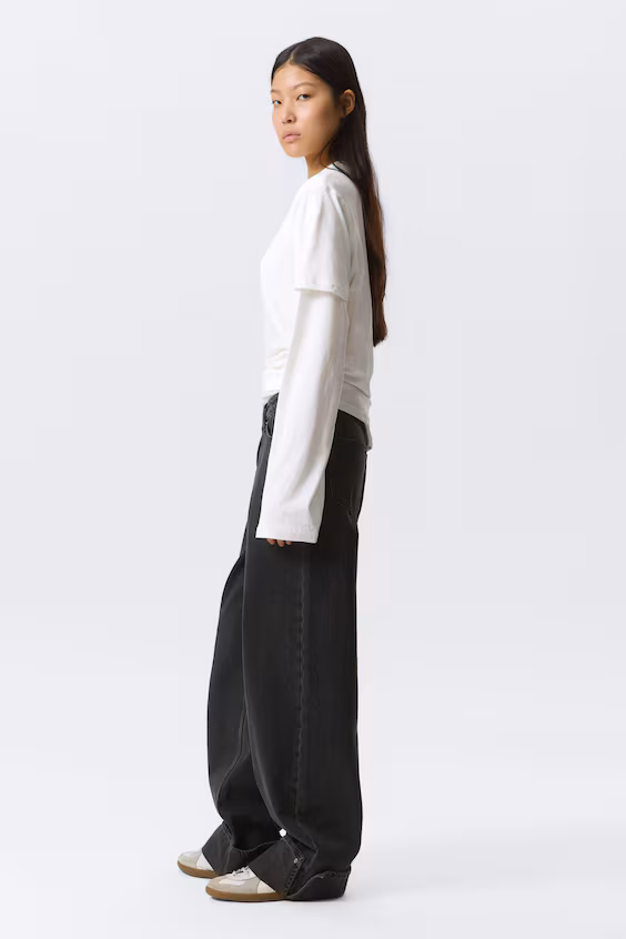 Джинсы свободного кроя с низкой посадкой и широкими брючинами