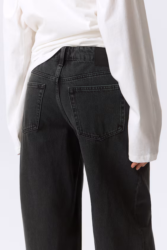 Джинсы свободного кроя с низкой посадкой и широкими брючинами