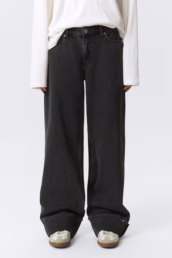 Джинсы свободного кроя с низкой посадкой и широкими брючинами