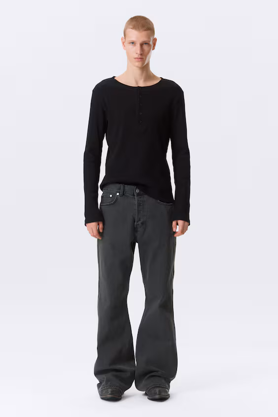 Джинсы bootcut regulares средней посадки