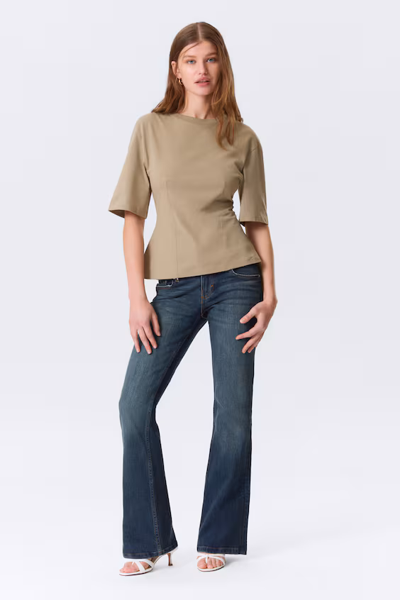 Футболка slim fit с деталями складки