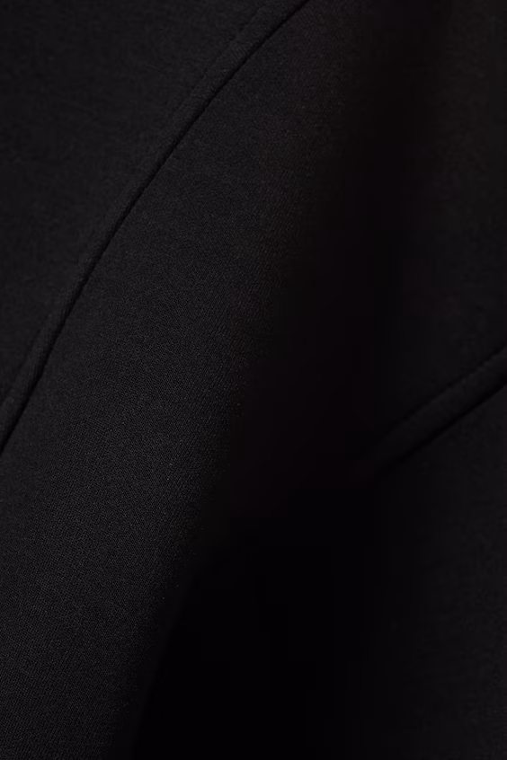 Облегающий пиджак из технической ткани скуба