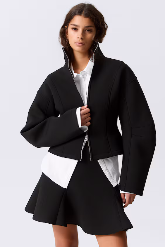 Облегающий пиджак из технической ткани скуба