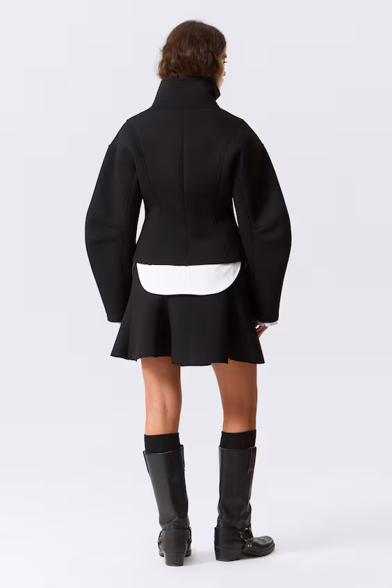 Облегающий пиджак из технической ткани скуба