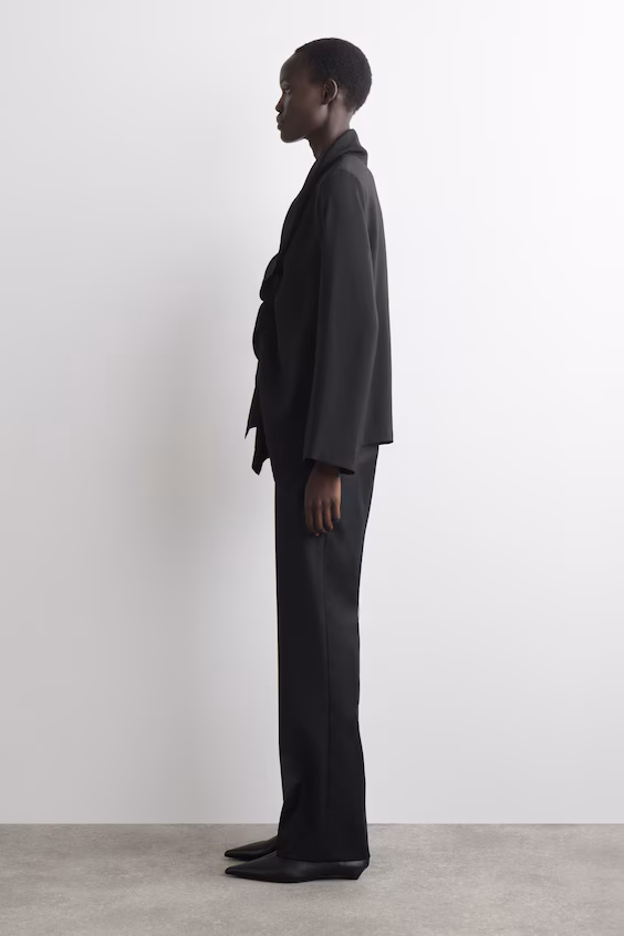 Блуза с драпировкой и оборками