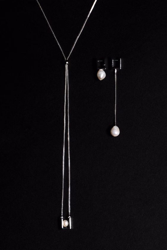 Ожерелье с цепочкой и прямоугольным подвеской