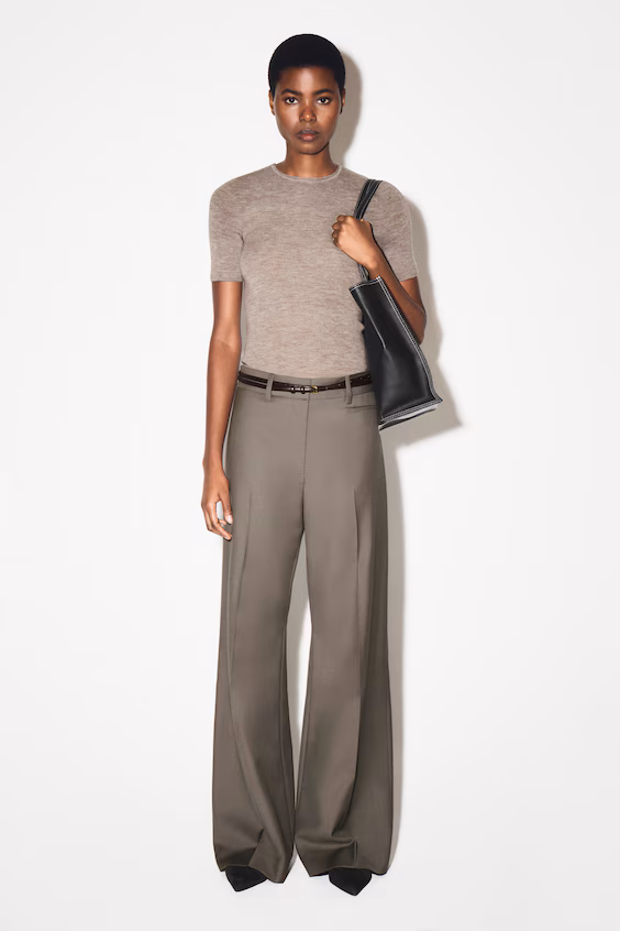 Свитер из мериносовой шерсти без швов