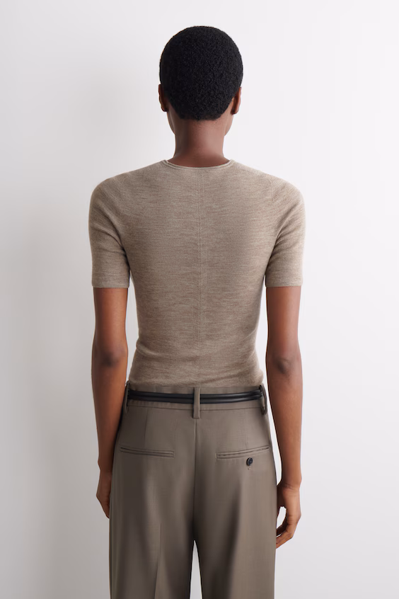 Свитер из мериносовой шерсти без швов