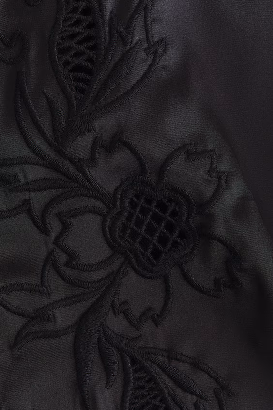 Блуза из атласа с завязками