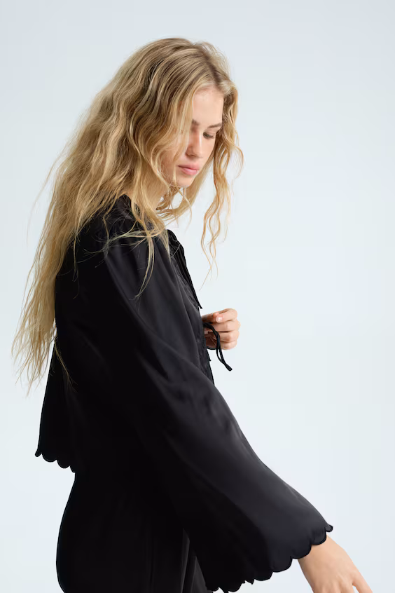 Блуза из атласа с завязками