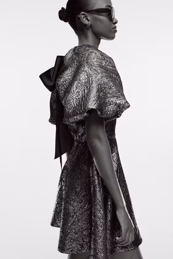 Платье с рукавами летучая мышь