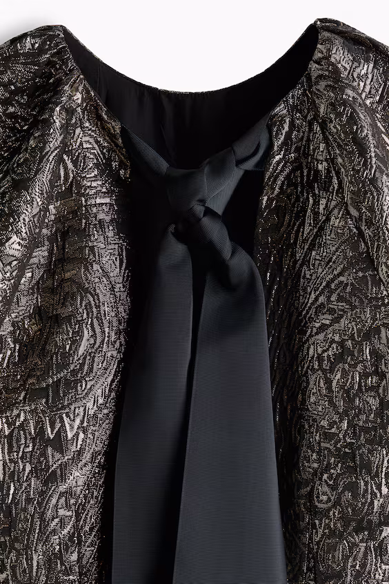 Платье с рукавами летучая мышь