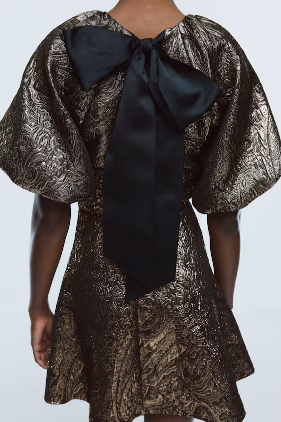 Платье с рукавами летучая мышь