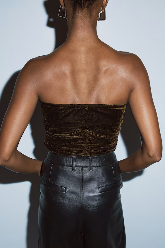 Топ без бретелей с драпировкой