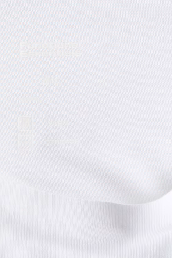 Свитер slim fit с утеплителем